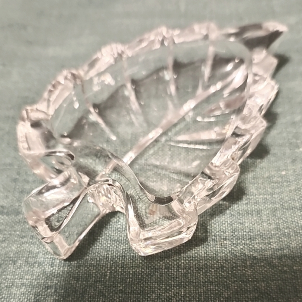 Crystal Leaf-Shaped for Rings and Things